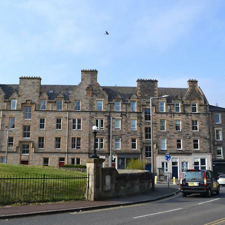 אדינבורו Beautiful Holyrood Park Apartment מראה חיצוני תמונה