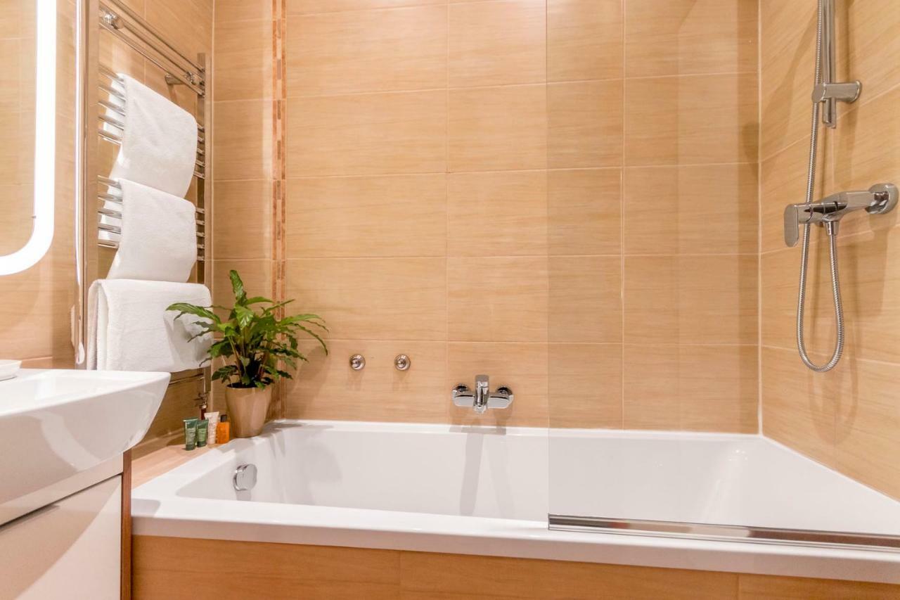 אדינבורו Beautiful Holyrood Park Apartment מראה חיצוני תמונה