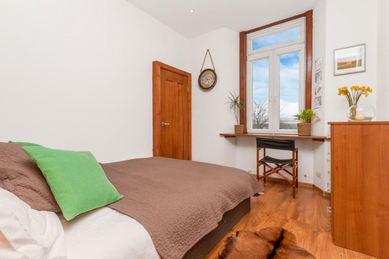 אדינבורו Beautiful Holyrood Park Apartment מראה חיצוני תמונה